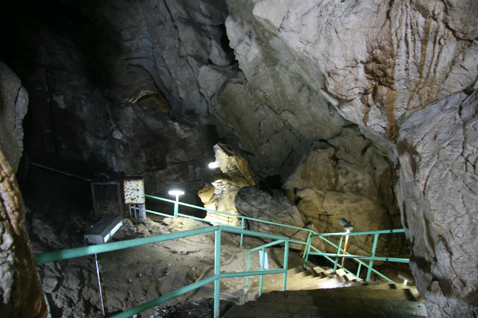 大正洞 (Taishou-do cave)